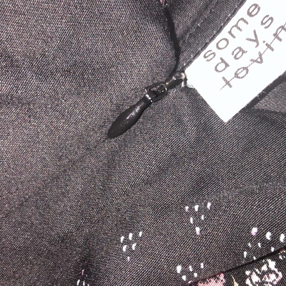 Somedays lovin size medium black floral boho pantsuit jumper - Picture 6 of 7